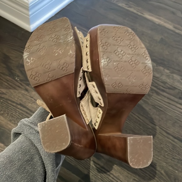 BCBGeneration clog platform heels - Picture 4 of 4